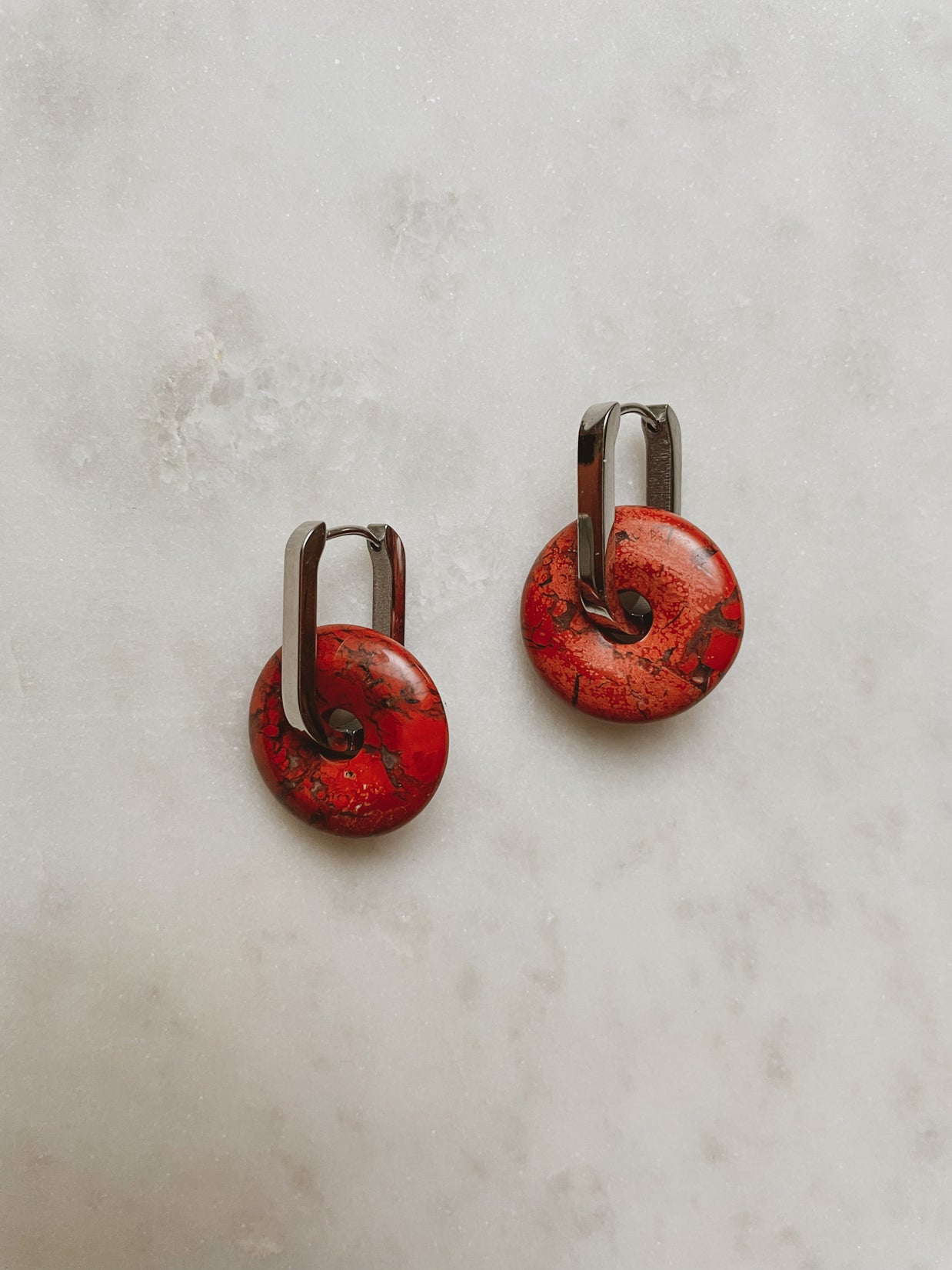 Große Creolen mit Naturstein - Marble Rot