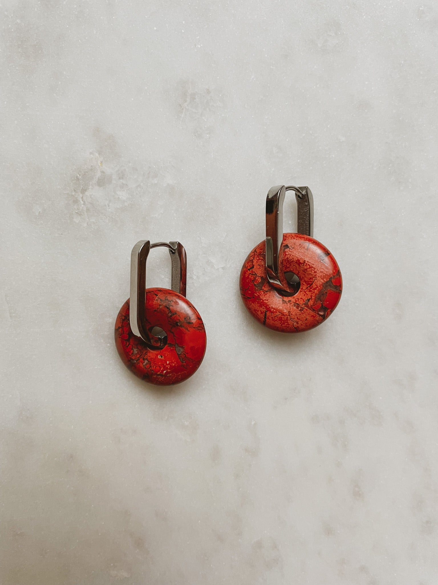 Große Creolen mit Naturstein - Marble Rot