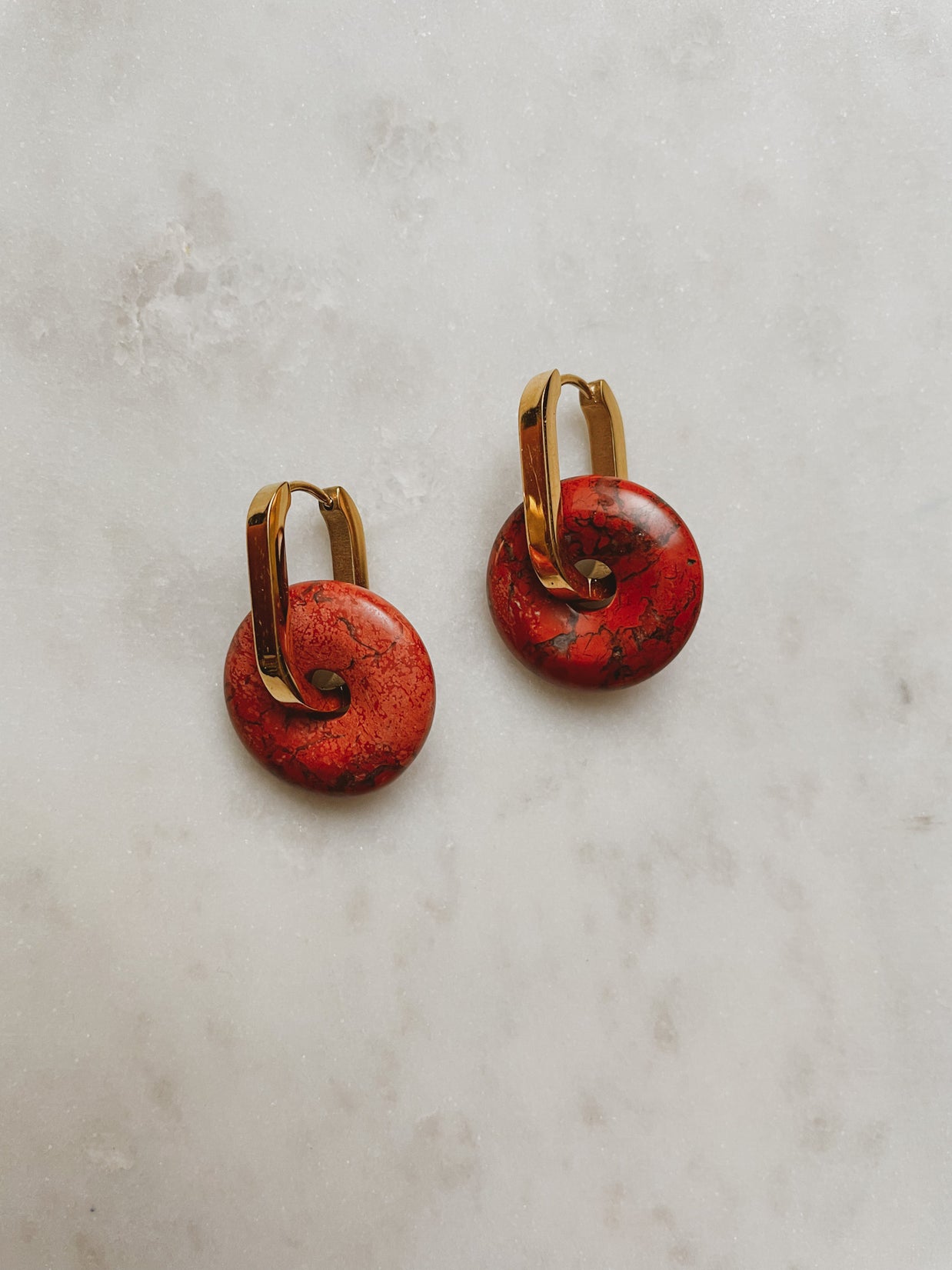 Große Creolen mit Naturstein - Marble Rot